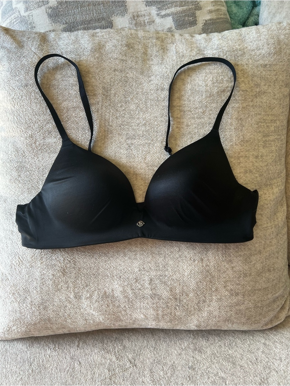 Victoria's Secret So Obsessed Smooth Wireless Push-Up Bra